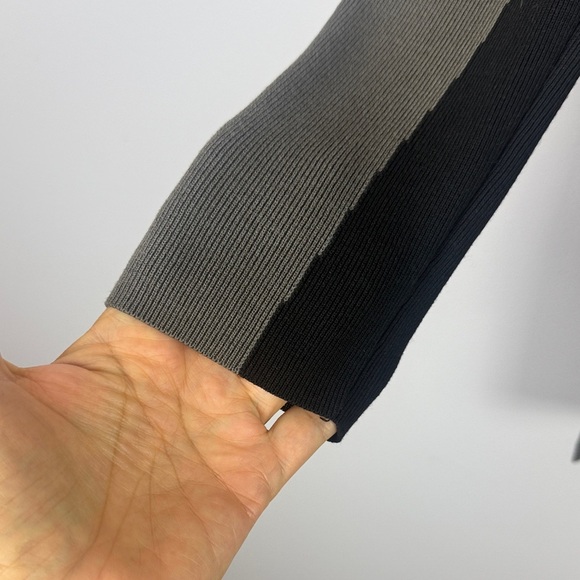 Eileen Fisher Classy Neutral Minimalist Ribbed Black Gray Knit Top  Size XS - Picture 5 of 9